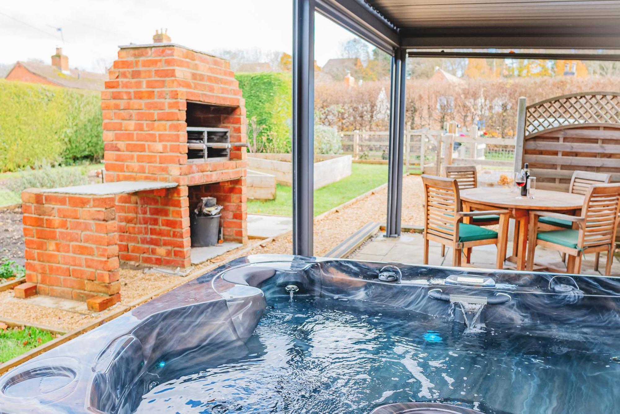 Cottage With Hot Tub - Near Cheltenham And Tewkesbury Exterior foto